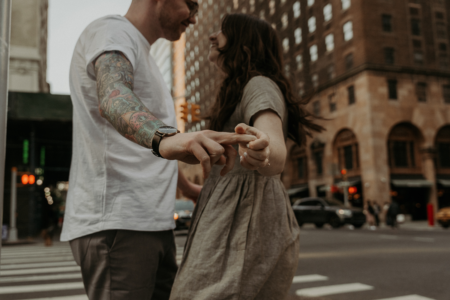 golden hour engagement session in new york city. urban and adventurous vibes.